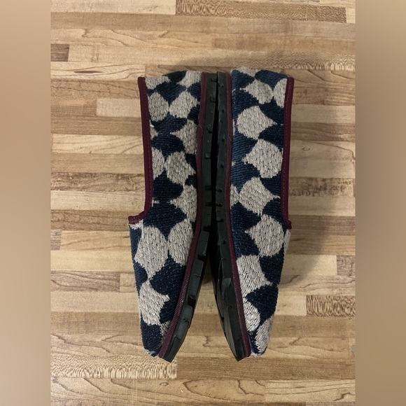 Muné Slippers Blue/cream Almond Toe Pull On Sustainable Flat Shoes Sz 37 (US 7) - Picture 4 of 9